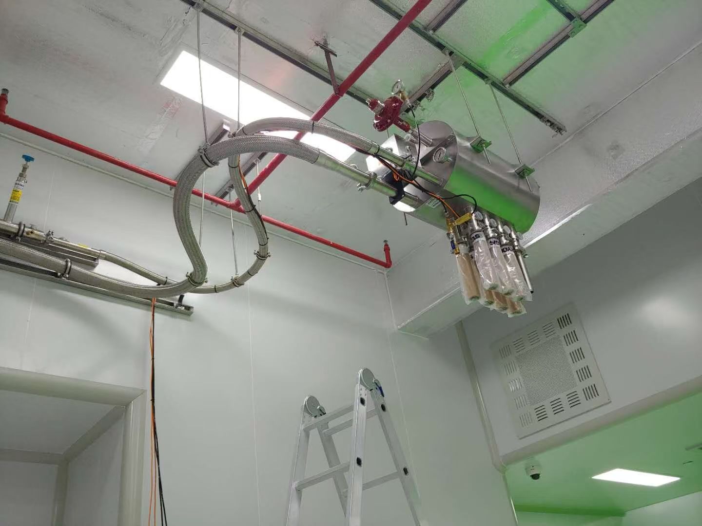 Our company has completed the delivery of the MBE molecular beam epitaxy liquid nitrogen supply system for a Russian chip manufacturing enterprise